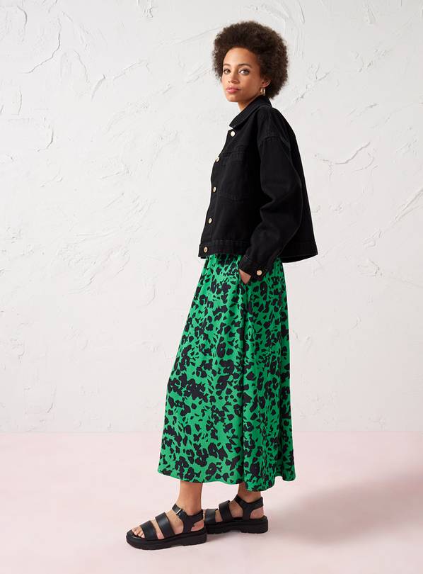 EVERBELLE Green Animal Print Maxi Skirt  22